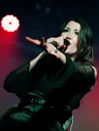 Noémi Holló